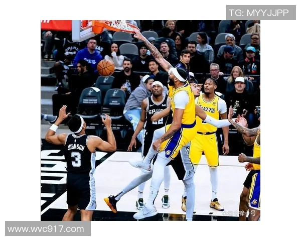 马刺105-87战胜独行侠，年轻天才引领新赛季大胜